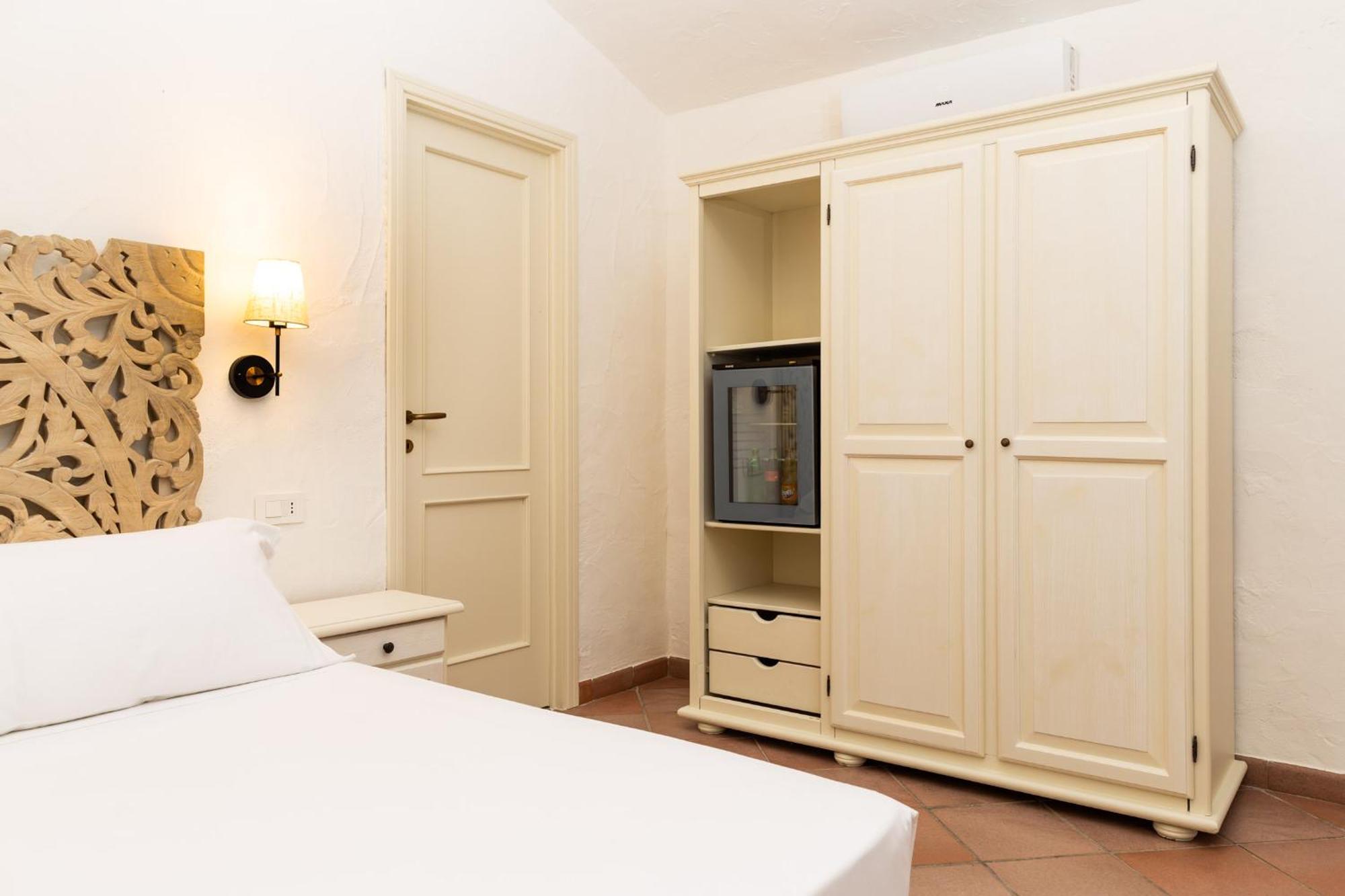 La Jacia Hotel & Resort บายาซาร์ดิเนีย ภายนอก รูปภาพ
